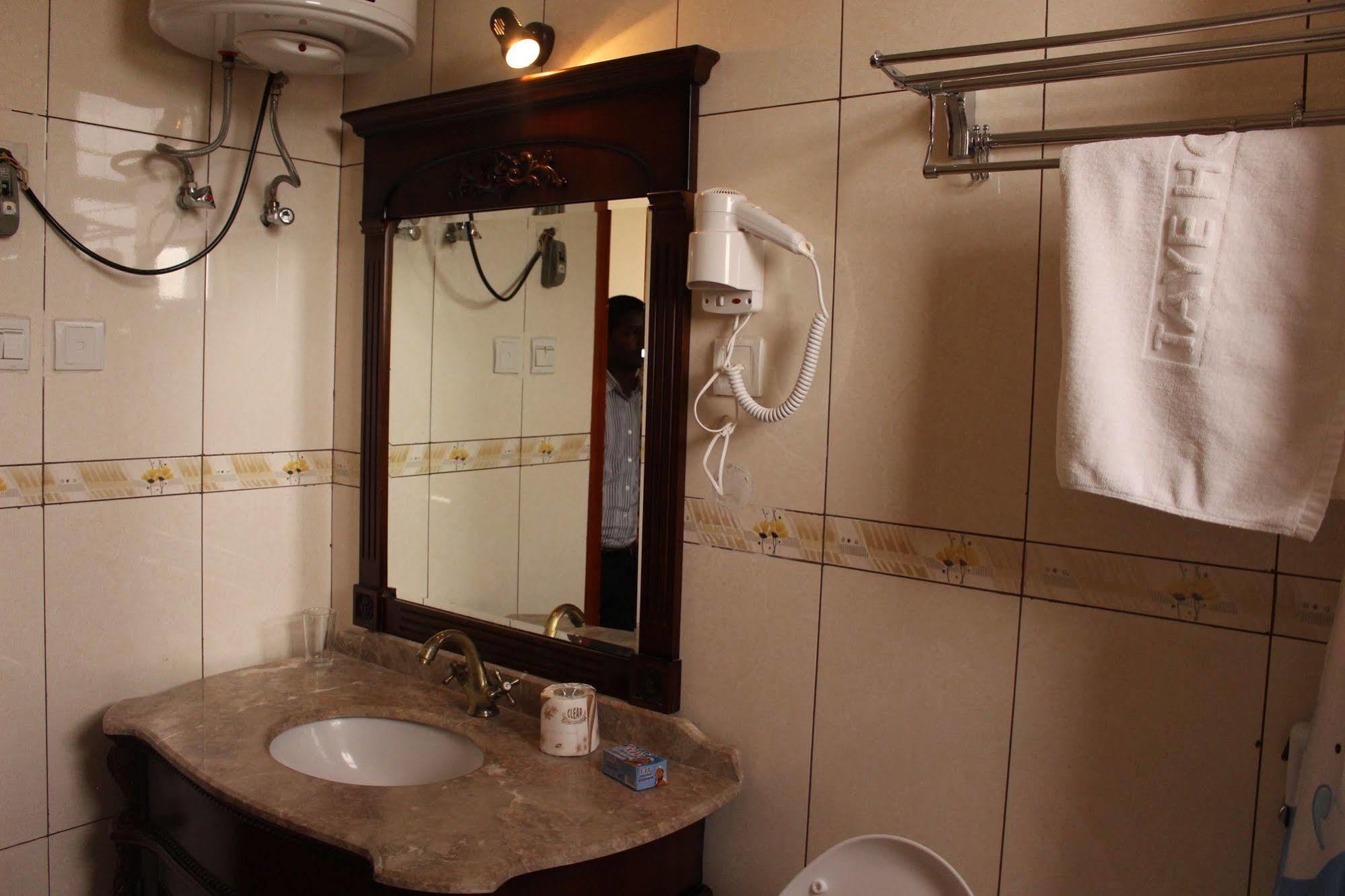 Taye Belay Hotel Gondar Buitenkant foto